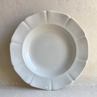 Vintage flower rim plate.b