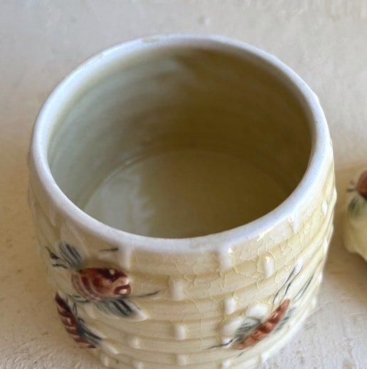 Vintage Sugar pot<img class='new_mark_img2' src='https://img.shop-pro.jp/img/new/icons47.gif' style='border:none;display:inline;margin:0px;padding:0px;width:auto;' />