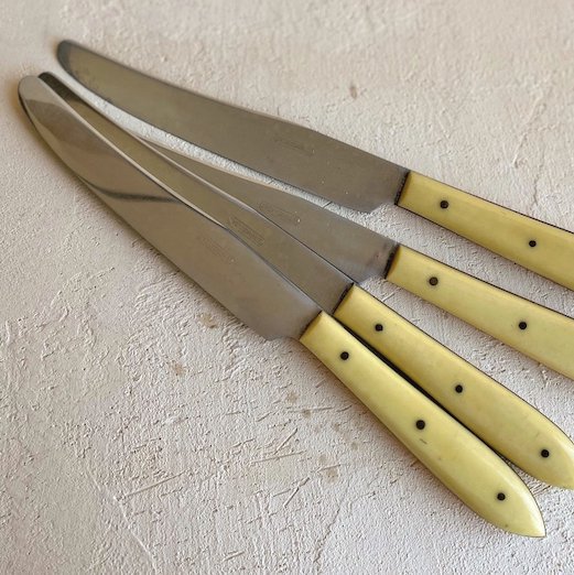 Vintage Table Knife set.B