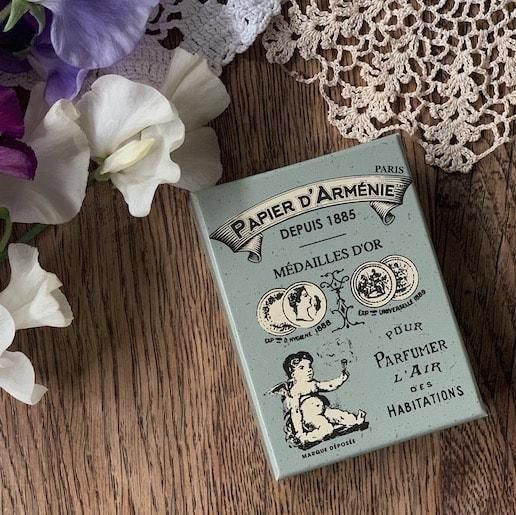 Papier darménie -vintage box<img class='new_mark_img2' src='https://img.shop-pro.jp/img/new/icons47.gif' style='border:none;display:inline;margin:0px;padding:0px;width:auto;' />