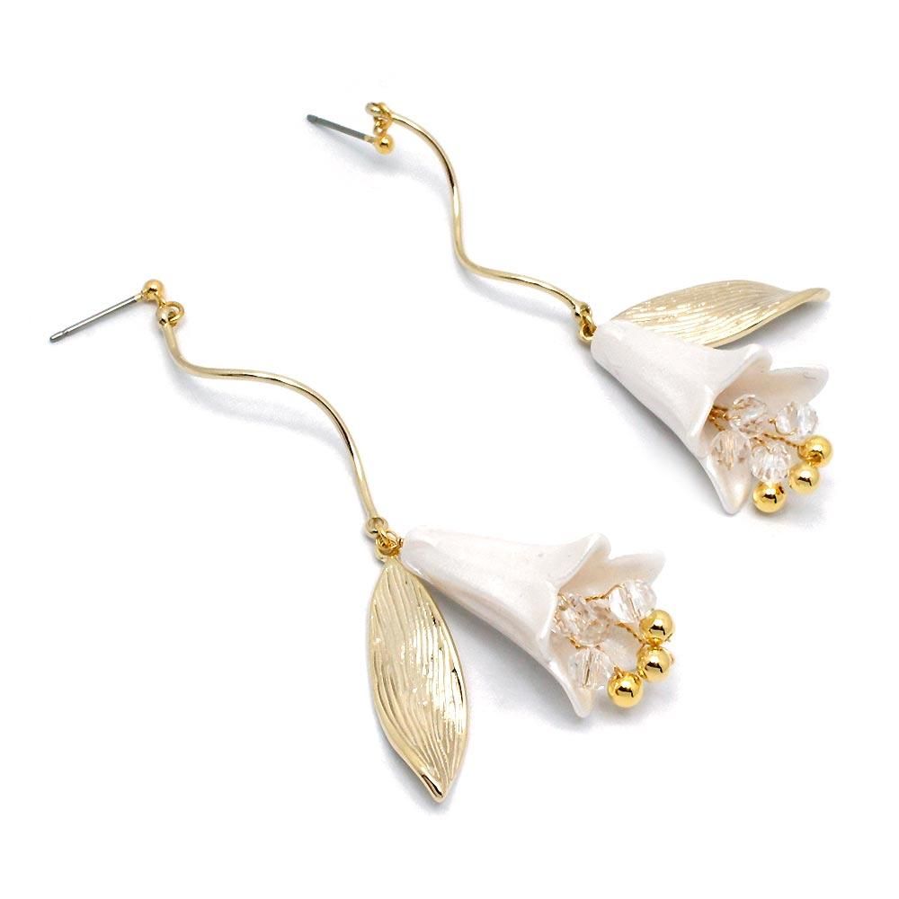 新品ゾーラeaster lilyピアス ユリ 花 ゴールド