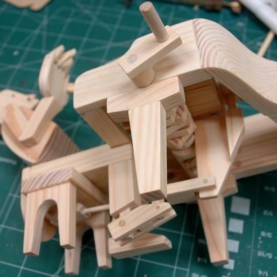オートマタ、Pianist 木製カラクリ組み立てキット - ケーズ