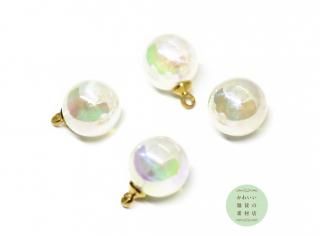 模造オーロラ(レインボー)パール(丸型/ラウンド)のチャーム(真鍮製ゴールドカラーループ付)4個セット