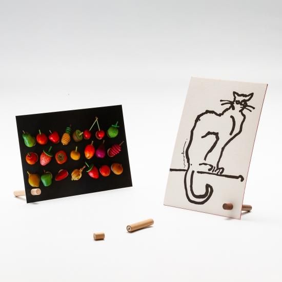 display standing magnet