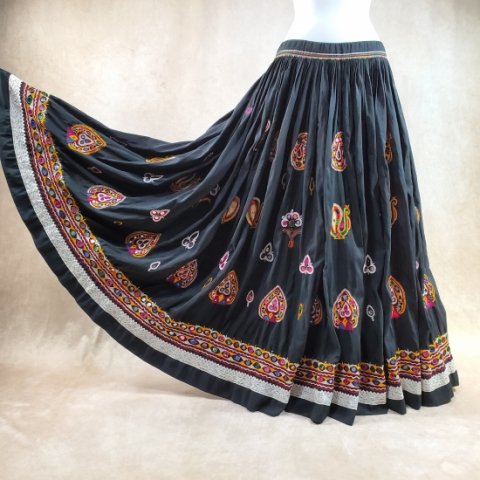 Rabari Gypsy skirt ＊vintage＊ 貴重なラバリ族の手刺繍スカート