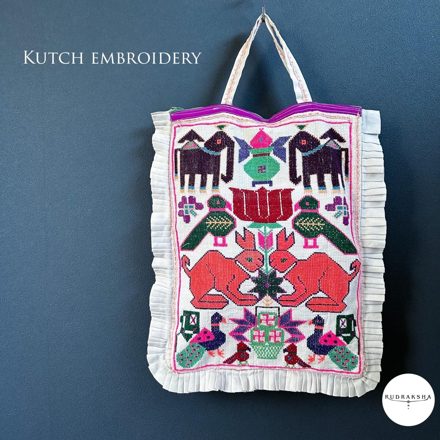 ヴィンテージ カッチ刺繍スカート・バッグ - インドファッション ヴィンテージ カッチ刺繍スカート・バッグ - インドファッション