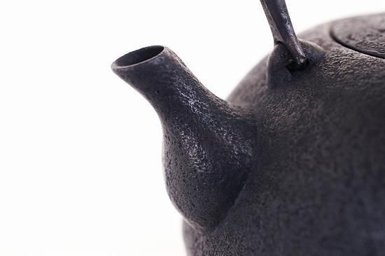 釜定　鉄瓶　 新珠/肌 南部鉄器 鉄瓶 / 南部鉄瓶 / 釜定 / 新珠肌 [ やかん 日本製 ih対応 ih