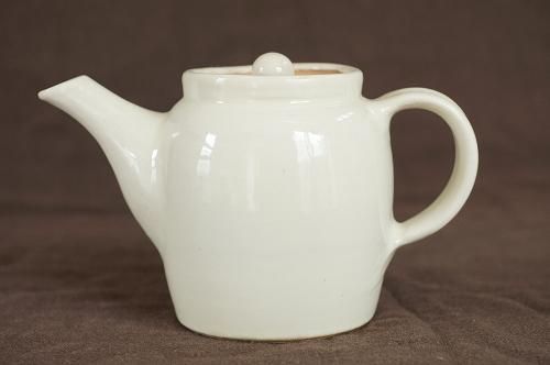 年末のプロモーション特価！ 出西窯 紅茶ポット 白 - うつわと暮らしの道具 mokodi モコディ ポット・急須