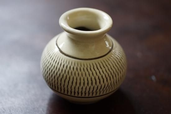 小鹿田焼 一輪挿し(2寸)114KO - うつわと暮らしの道具 mokodi 小鹿田焼 一輪挿し(2寸)114KO - うつわと暮らしの道具 mokodi