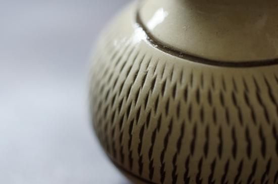 小鹿田焼 一輪挿し(2寸)114KO - うつわと暮らしの道具 mokodi 小鹿田焼 一輪挿し(2寸)114KO - うつわと暮らしの道具 mokodi