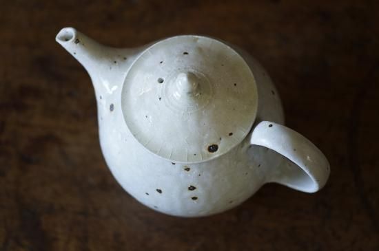 城進 白灰釉 ポット - うつわと暮らしの道具 mokodi モコディ