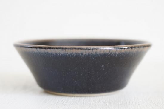 出西窯 4寸 はたぞり切立鉢(黒) - うつわと暮らしの道具 出西窯 4寸 はたぞり切立鉢(黒) - うつわと暮らしの道具