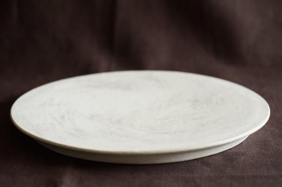 鈴木史子 / 8寸プレート 鈴木史子 8寸台皿（黒）019 - うつわと暮らしの道具 mokodi モコディ