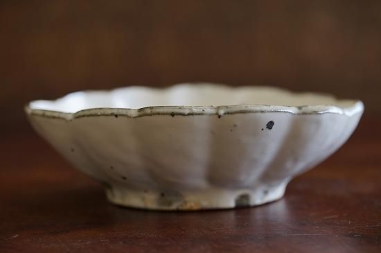 加藤渓山 牙黄磁 華鳥彫刻 鉢 共箱 菓子鉢 茶道具 【k3223】 Yahoo!オークション - 加藤渓山 砧青磁 筍 花生 共箱 青磁 花入