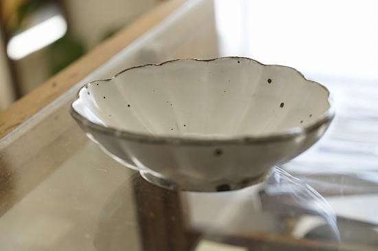 加藤祥孝 6寸楕円輪花深鉢（粉引）白 015 - うつわと暮らしの