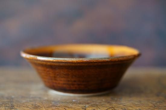 出西窯 4寸 はたぞり切立鉢(飴) - うつわと暮らしの道具 出西窯 4寸 はたぞり切立鉢(飴) - うつわと暮らしの道具