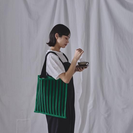 籐と黒のハンドバッグ 籐と黒のハンドバッグ A4・パソコン対応 サイドZIP 2wayハンドル