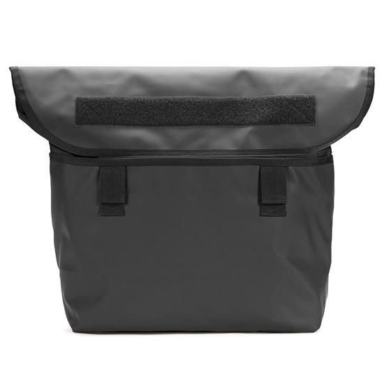 CHROME / BLCKCHRM CTZ MESSENGER BAG - FESN / LIBE BRAND UNIVS. CHROME / BLCKCHRM CTZ MESSENGER BAG - FESN / LIBE BRAND UNIVS.