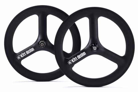 カッコ良いカスタムをしたい方は、キットデザインのカーボン カッコ良いカスタムをしたい方は、キットデザインのカーボン