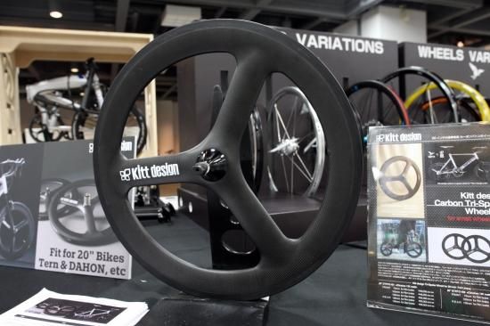 カッコ良いカスタムをしたい方は、キットデザインのカーボン カッコ良いカスタムをしたい方は、キットデザインのカーボン