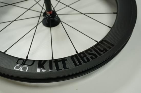 カッコ良いカスタムをしたい方は、キットデザインのフルカーボン カッコ良いカスタムをしたい方は、キットデザインのフルカーボン