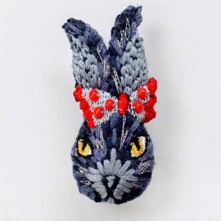 動物刺繍ブローチ ウサギ