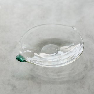 リーフ皿　グリーン　草野啓利　長径160×短径130×高さ15mm ガラス