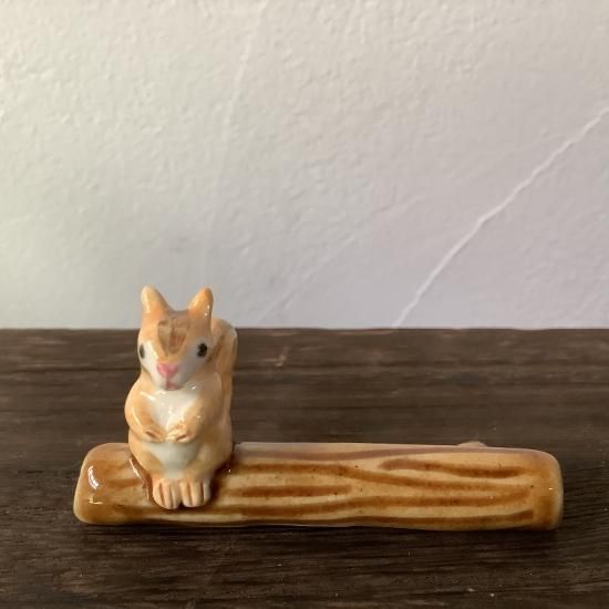 シュガーポッポ 木こリス箸置き - うつわ青文字