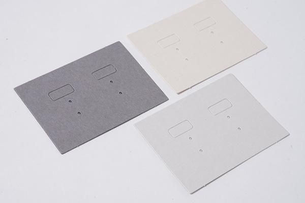 【白無地】正方形アクセサリー台紙／ピアス台紙／スクエア台紙／ショップカード 正方形のアクセサリー台紙【白無地】／ピアス台紙／スクエア台紙