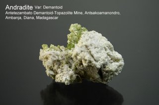 アンドラライト　結晶石　マダガスカル産｜Var: Demantoid｜ Antetezambato  Madagascar｜Andradite ｜