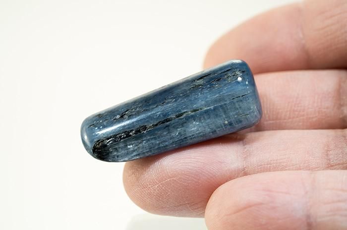Amazon.co.jp: カイヤナイト原石 ブラジル産 天然石