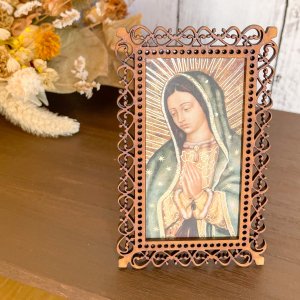 【メキシコ製】グアダルーペの聖母「マリア像」上半身のウッドフレーム 額 （スタンドタイプ）