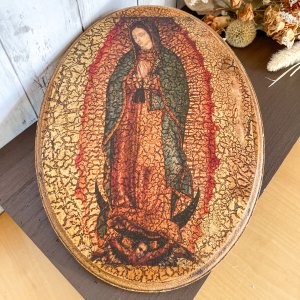 【メキシコ製】グアダルーペの聖母「マリア像」 壁掛け（赤ベース）