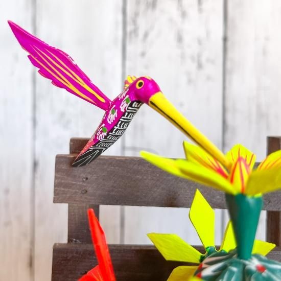 メキシコ産】アレブリヘ ウッドカービング 木彫り サボテンと紫のハチドリ