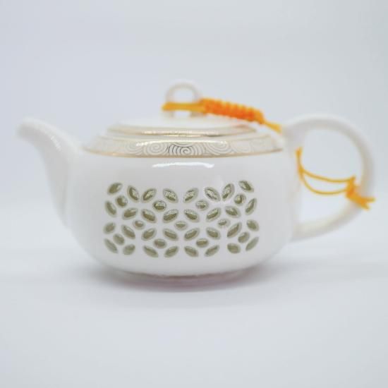茶壺急須と茶杯2コ×花形ダブル皿のハォツゥ茶組