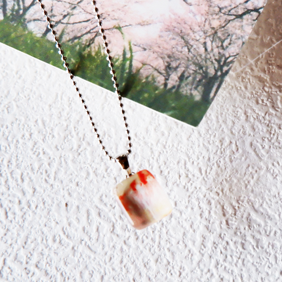 伊勢志摩シリーズ・1点ものガラスペンダント「桜/Cherry Blossom」｜箱付