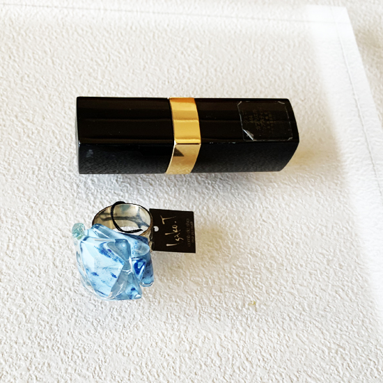 青く澄んだ空をイメージした1点ものガラスの指輪「blue blue sky」
