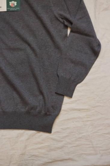 ALAN PAINE』(アラン ペイン)メリノウールタートルネックセーター