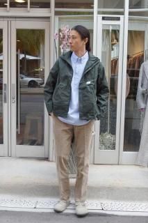 『AU VRAI CHIC BRITAIN』 (オー ブライ シック ブリテン)  フード レインジャケット  イギリス製(グリーン )