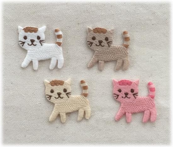 ねこのワッペン 幼稚園や保育園の入園 入学の準備や目印 ハンドメイド スモックなどの通園グッズ 目印 お洋服のリメイクなどに Chimo チモ のアップリケ はいかがですか リバティー生地を使った ワッペンや ひらがなワッペンアップリケ ネームワッペンも数種類 ねこのワッペン 幼稚園や保育園の入園 入学の準備や目印 ハンドメイド スモックなどの通園グッズ 目印 お洋服のリメイクなどに Chimo チモ のアップリケ はいかがですか リバティー生地を使った ワッペンや ひらがなワッペンアップリケ ネームワッペンも数種類