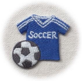 サッカーワッペン お守りにいかがですか 幼稚園や保育園の入園 入学の準備や目印 ハンドメイド スモックなどの通園グッズ 目印 お洋服のリメイクなどに Chimo チモ のアップリケ はいかがですか リバティー生地を使ったワッペンや ひらがなワッペンアップリケ