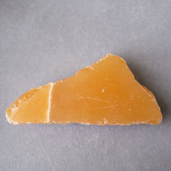 ブラジル産オレンジカルサイト　原石　01 - 天然石とハンドメイドアクセサリーのお店　SUN MALIE（サンマリー）