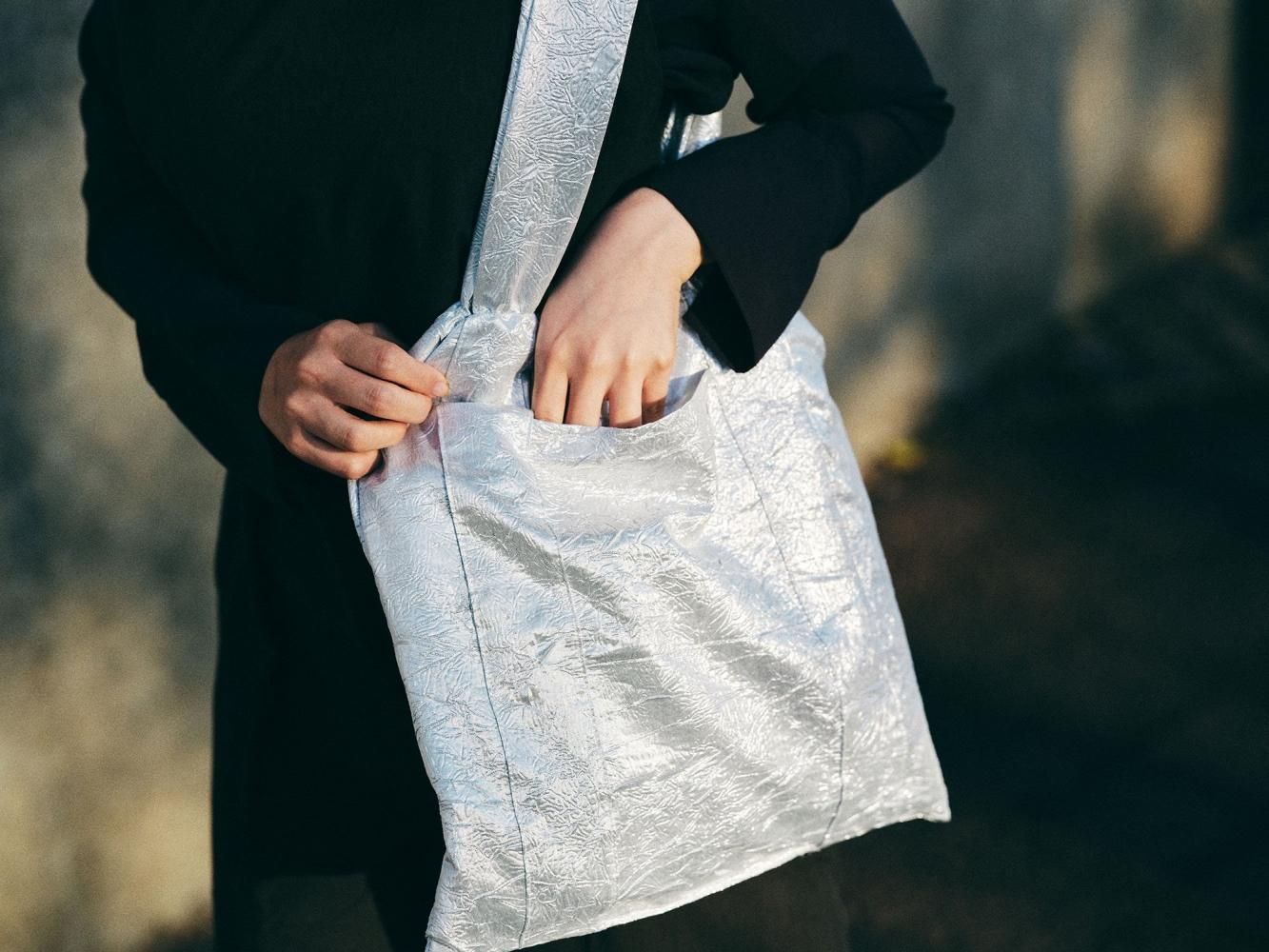 FOIL BAG】カーテン生まれのシルバーバッグ - SAVA!STORE
