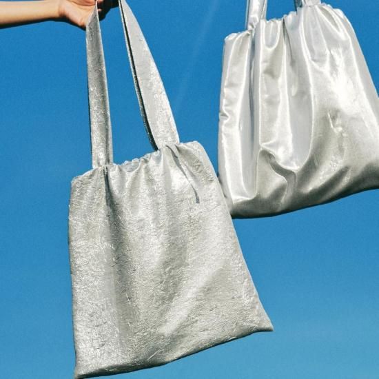 カーテン、ポーチ、バッグハンドメイド FOIL BAG/カーテン生まれのシルバーバッグ-SAVA!STORE