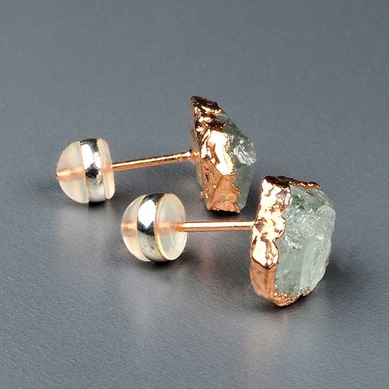 アクアマリンの原石ピアス(10110LU-H119004)|天然石 アクアマリンの原石ピアス(10110LU-H119004)|天然石