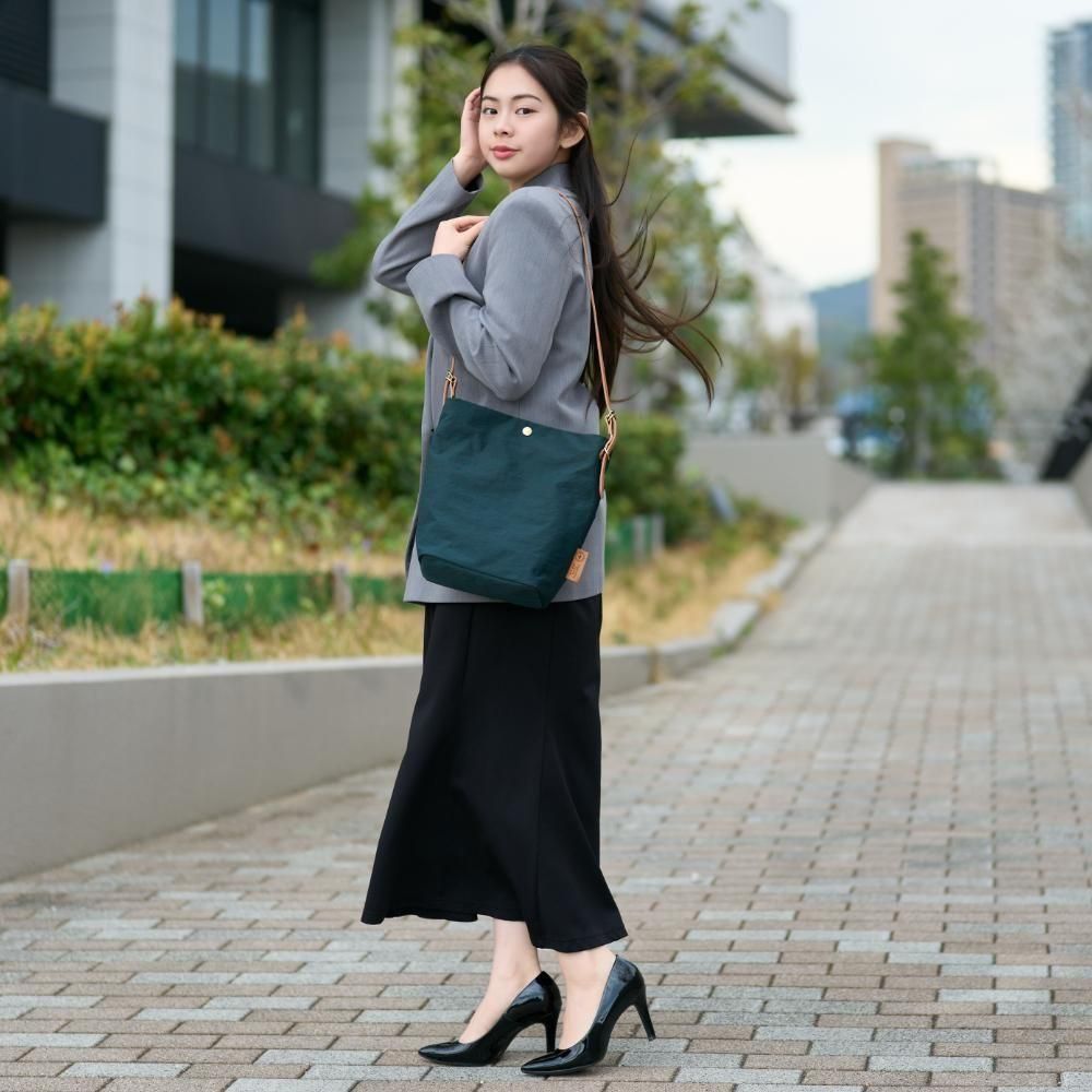 豊岡鞄 TUTUMU Journey S ネイビー ショルダーバッグ 豊岡バッグ 豊岡鞄】TUTUMU Journey S - 木和田正昭商店公式オンラインショップ