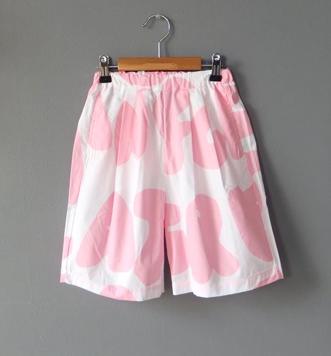 <img class='new_mark_img1' src='https://img.shop-pro.jp/img/new/icons11.gif' style='border:none;display:inline;margin:0px;padding:0px;width:auto;' />【frankygrow】LETTER ROOMY HALF PANTS（M〜L)PINK　2023SS