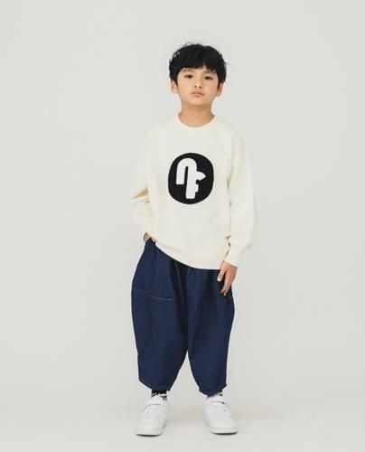 <img class='new_mark_img1' src='https://img.shop-pro.jp/img/new/icons14.gif' style='border:none;display:inline;margin:0px;padding:0px;width:auto;' />【nunuforme】 NFワッペンSweatshirt (125~145)Ivory 2025AW