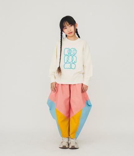 <img class='new_mark_img1' src='https://img.shop-pro.jp/img/new/icons14.gif' style='border:none;display:inline;margin:0px;padding:0px;width:auto;' />【nunuforme】 モクモクロゴプリントSweatshirt (125~145)Ivory 2025AW