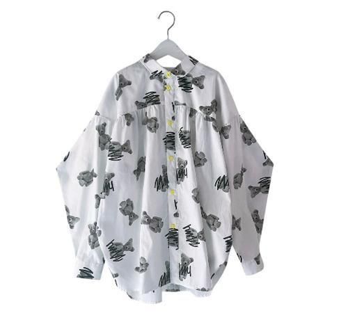 <img class='new_mark_img1' src='https://img.shop-pro.jp/img/new/icons14.gif' style='border:none;display:inline;margin:0px;padding:0px;width:auto;' />frankygrow  GRAFFITIED BEAR GATHERED SHIRTWH)F12025AW